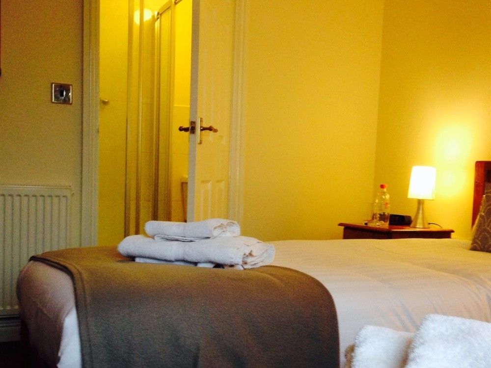 The Swan Inn Hilborough ภายนอก รูปภาพ